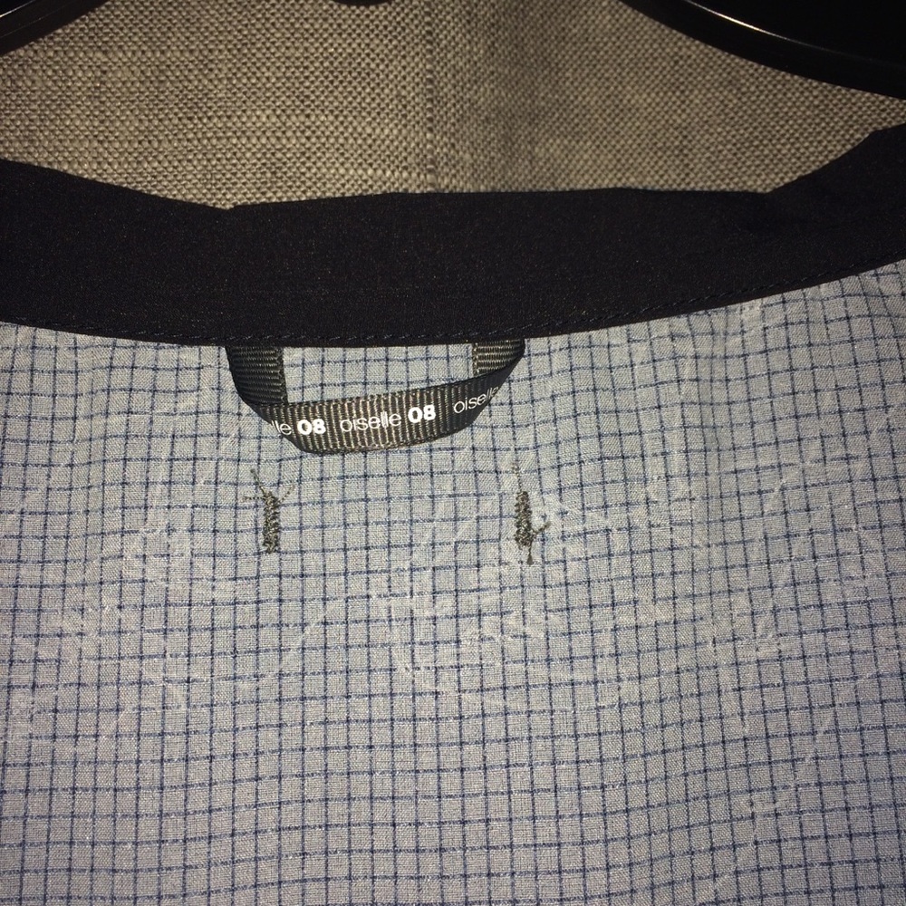 Oiselle running shirt size medium NWOT - Picture 4 of 5